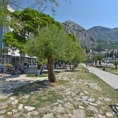Apartment Roza Omis